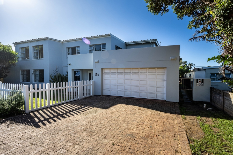 To Let 4 Bedroom Property for Rent in Kidds Beach Eastern Cape
